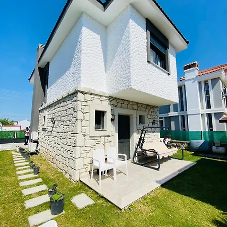 Villa Ozel Havuzlu F Celik Villalari