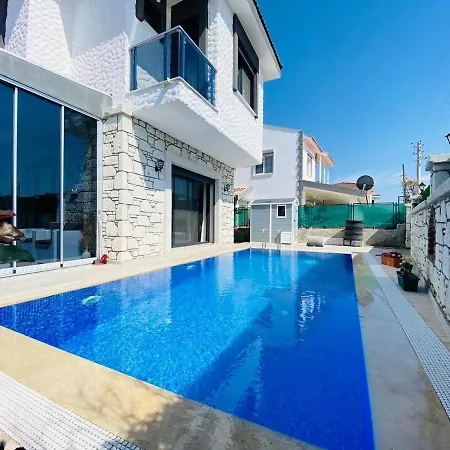 Ozel Havuzlu F Celik Villalari Villa *